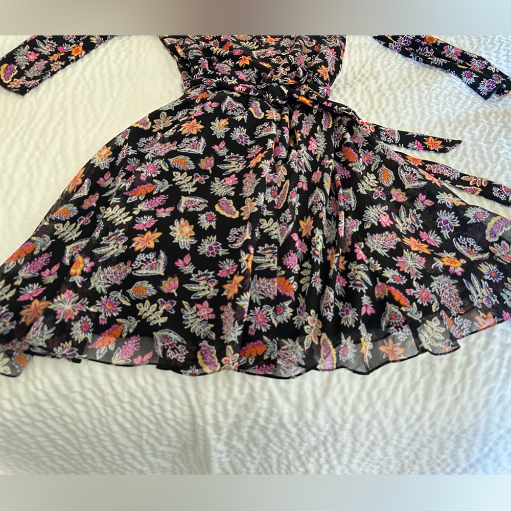 Diane von Furstenberg Julian Abstract Silk Wrap Dress 6 - Picture 12 of 15